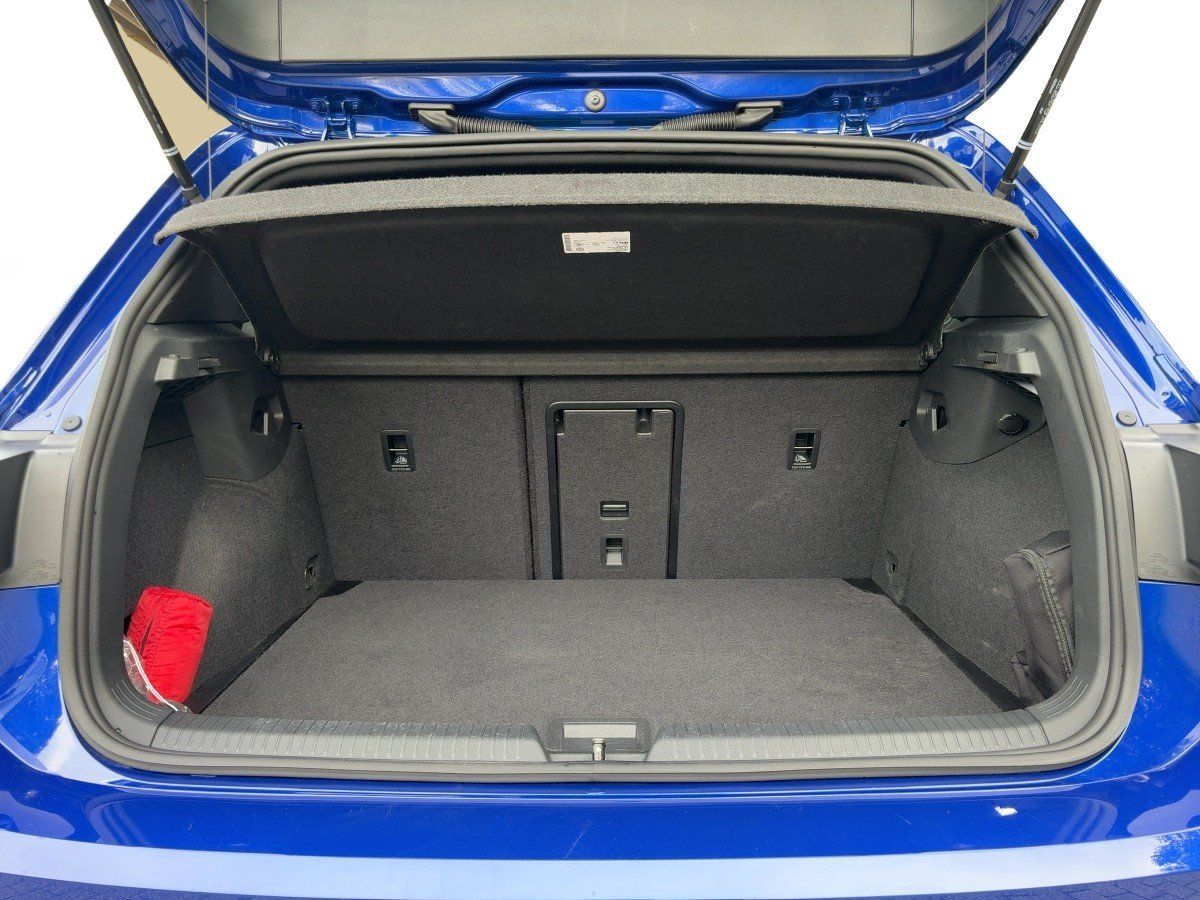 Volkswagen Golf 2025 г. Синий, пробег 17792 км