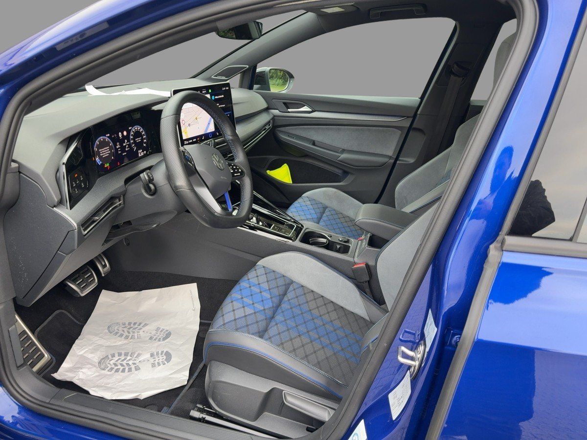 Volkswagen Golf 2025 г. Синий, пробег 17792 км