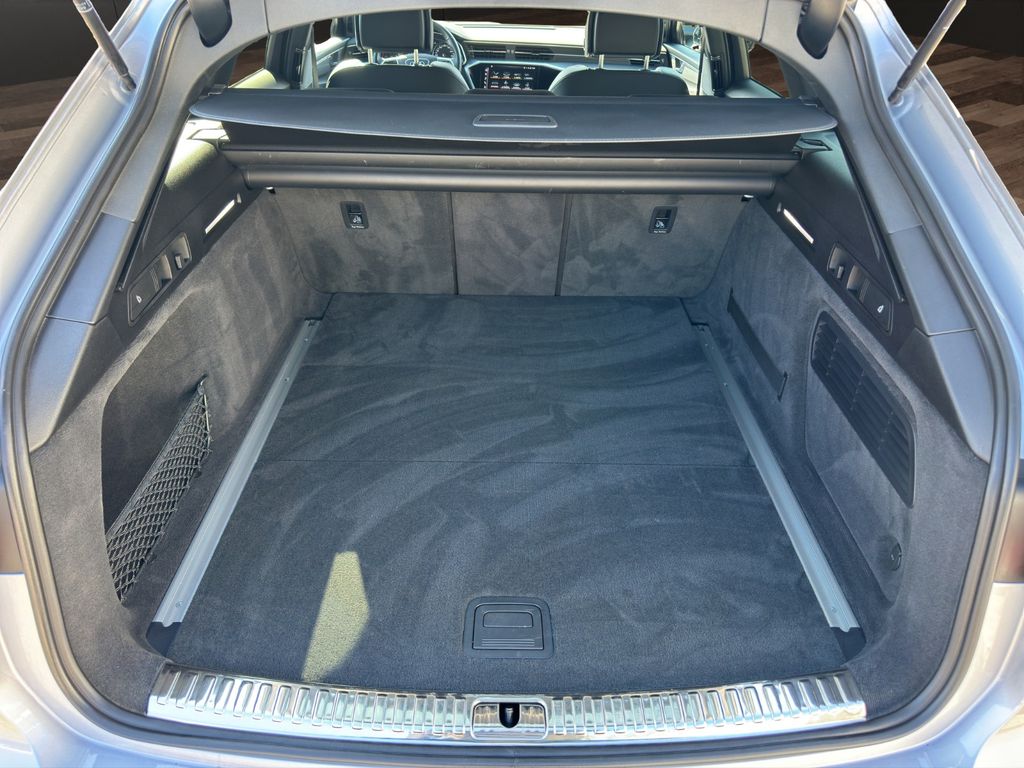 Audi A6 allroad 2023 г. Серебристый, пробег 51423 км