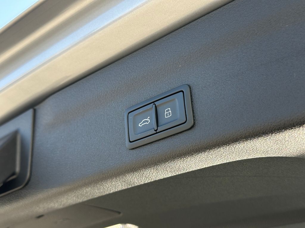 Audi A6 allroad 2023 г. Серебристый, пробег 51423 км