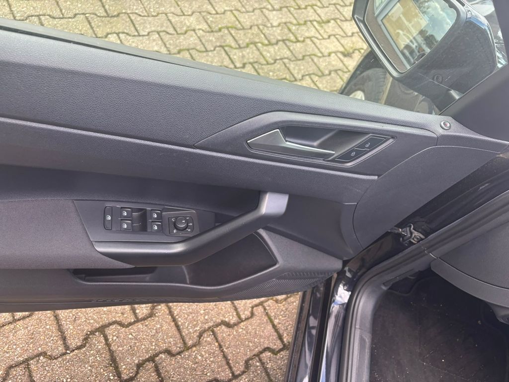 Volkswagen Polo 2022 г. Чёрный, пробег 50010 км