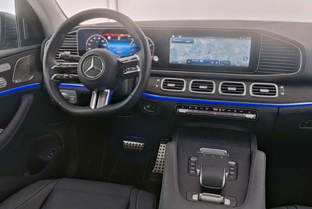 Mercedes-Benz GLS 580 2025 г. Серый, пробег 24592 км