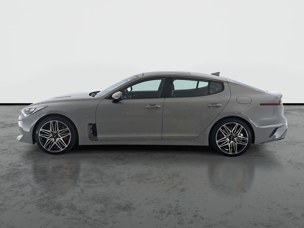 Kia Stinger 2022 г. Серый, пробег 58451 км