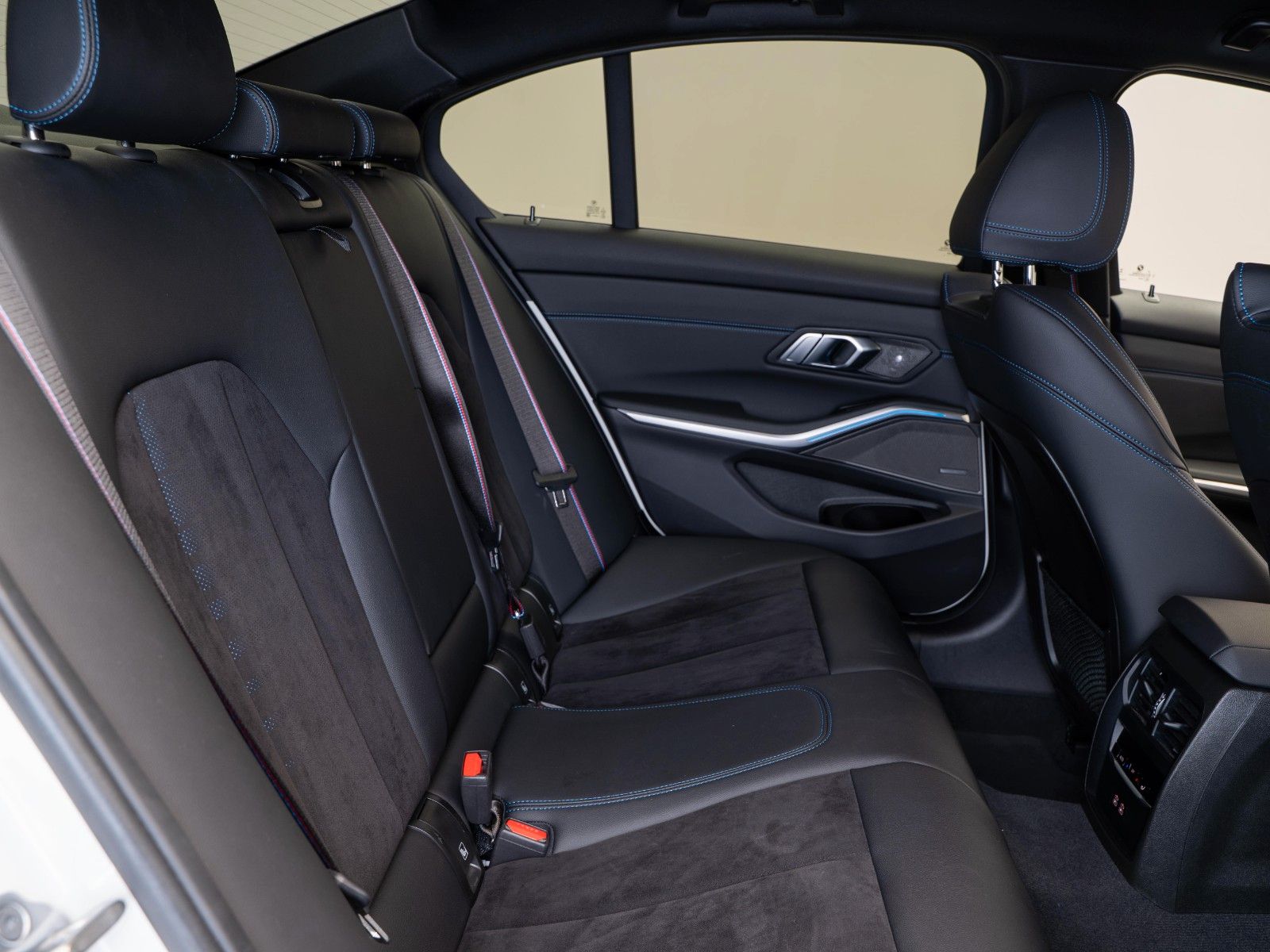 BMW M340I 2023 г. Белый, пробег 17600 км