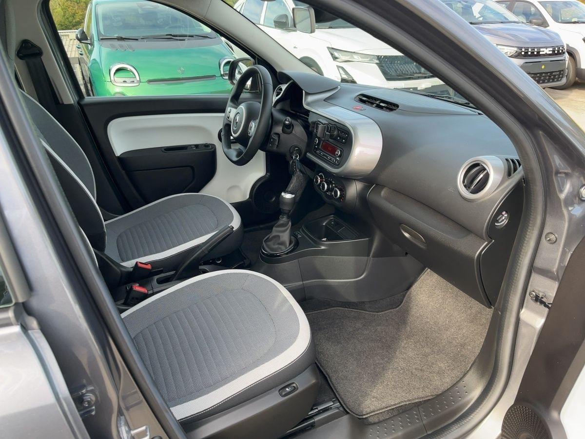 Renault Twingo 2021 г. Серый, пробег 12342 км