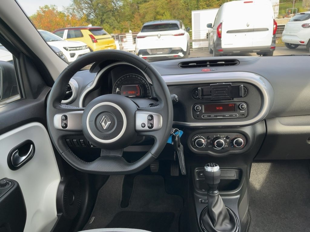 Renault Twingo 2021 г. Серый, пробег 12342 км
