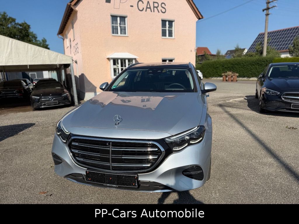 Mercedes-Benz E 220 2023 г. Серебристый, пробег 12869 км
