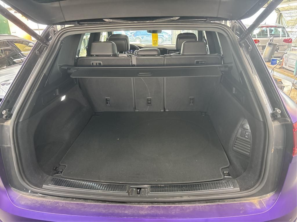 Volkswagen Touareg 2022 г. Чёрный, пробег 30095 км
