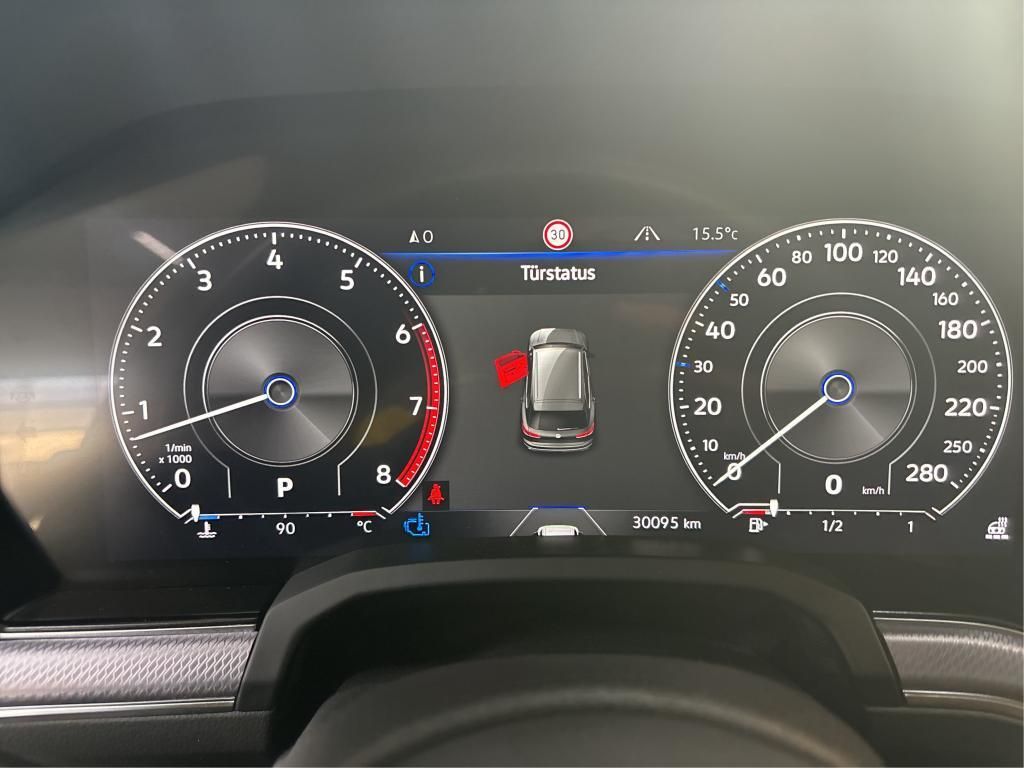 Volkswagen Touareg 2022 г. Чёрный, пробег 30095 км