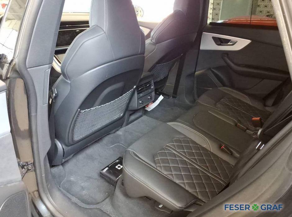 Audi Q8 2025 г. Серый, пробег 37950 км