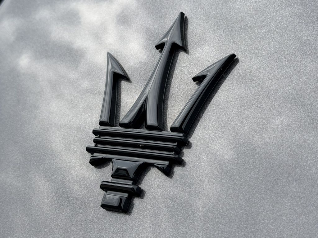 Maserati Levante 2022 г. Серый, пробег 45610 км