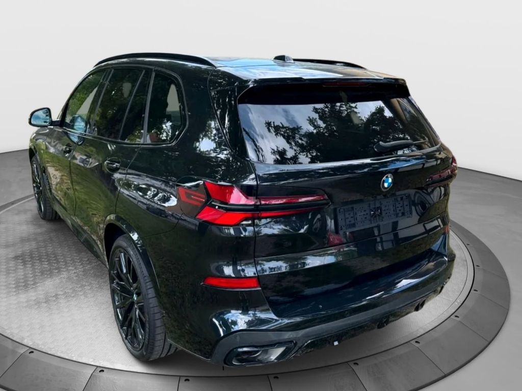 BMW X5 2024 г. Чёрный, пробег 39000 км