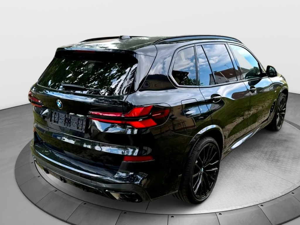BMW X5 2024 г. Чёрный, пробег 39000 км