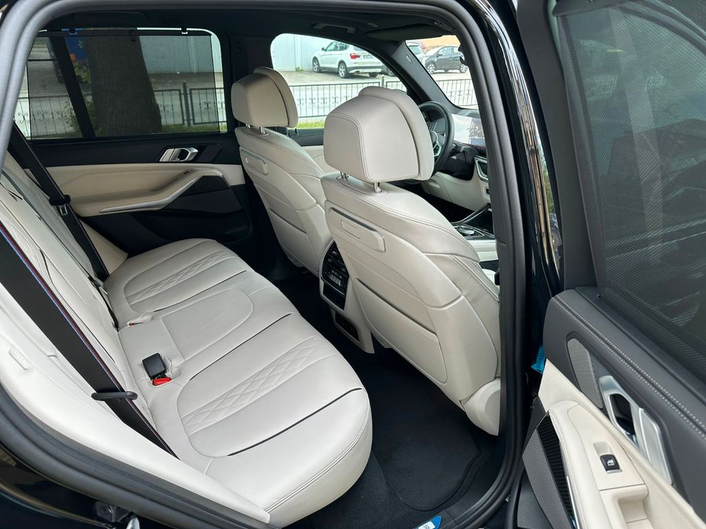 BMW X5 2024 г. Чёрный, пробег 39000 км