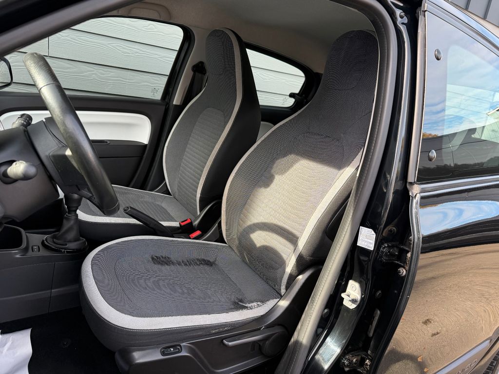 Renault Twingo 2022 г. Чёрный, пробег 55940 км