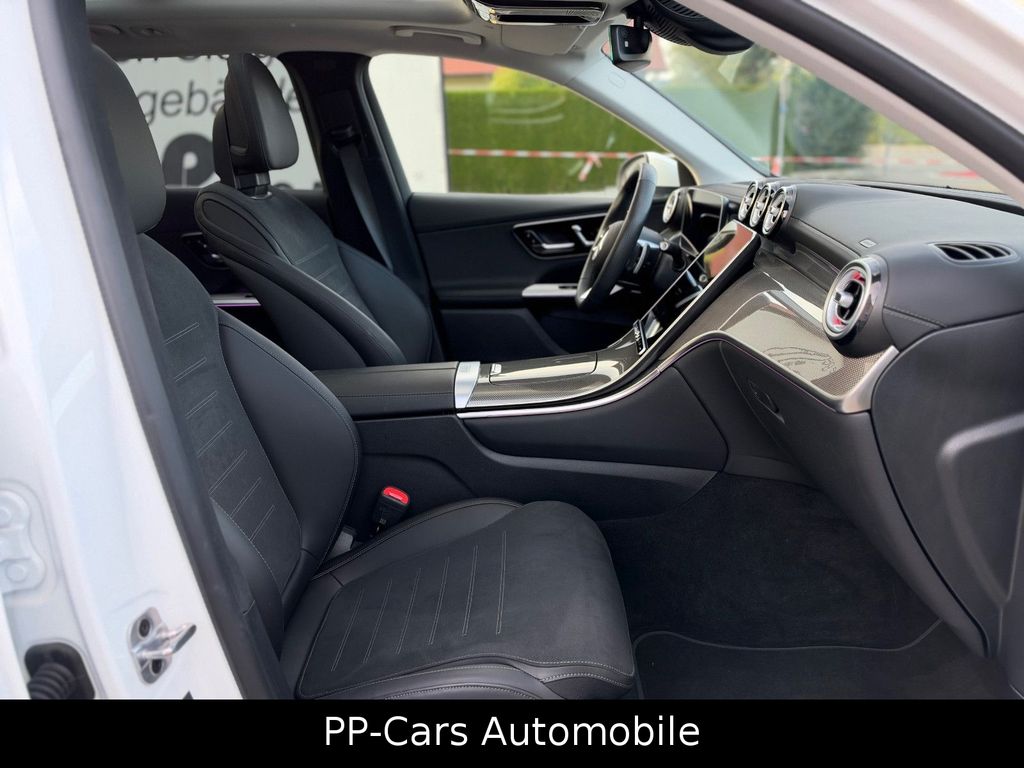 Mercedes-Benz GLC 300 2025 г. Белый, пробег 25510 км