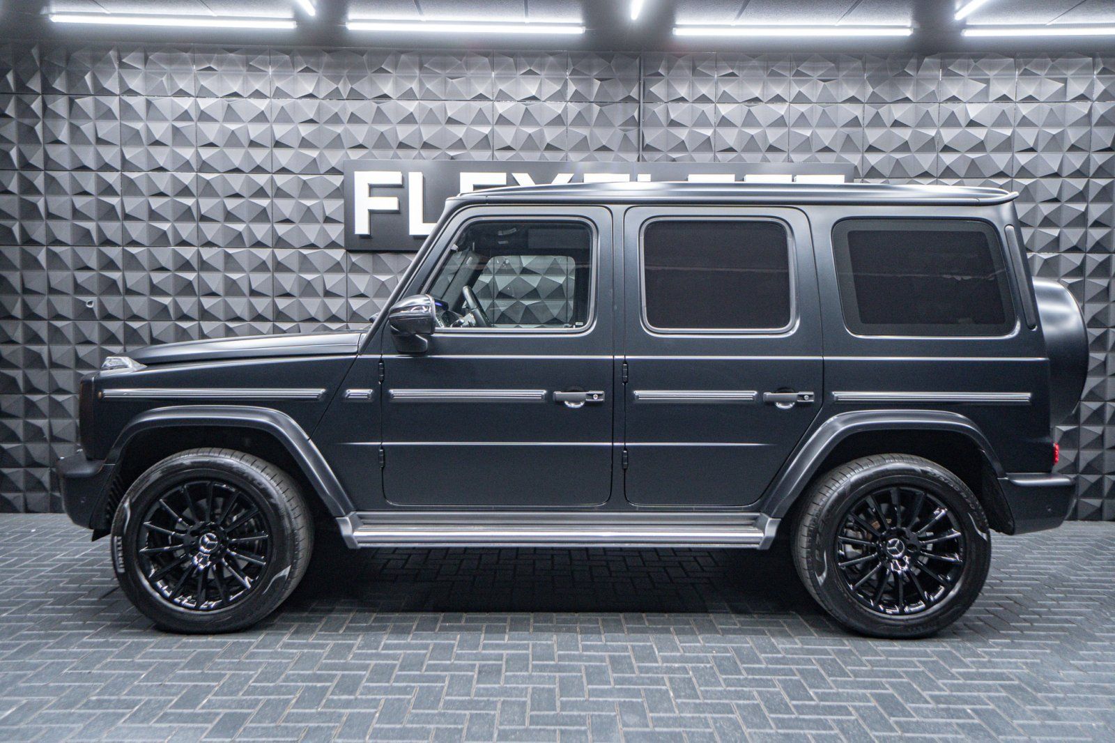 Mercedes-Benz G 400 2023 г. Чёрный, пробег 49890 км