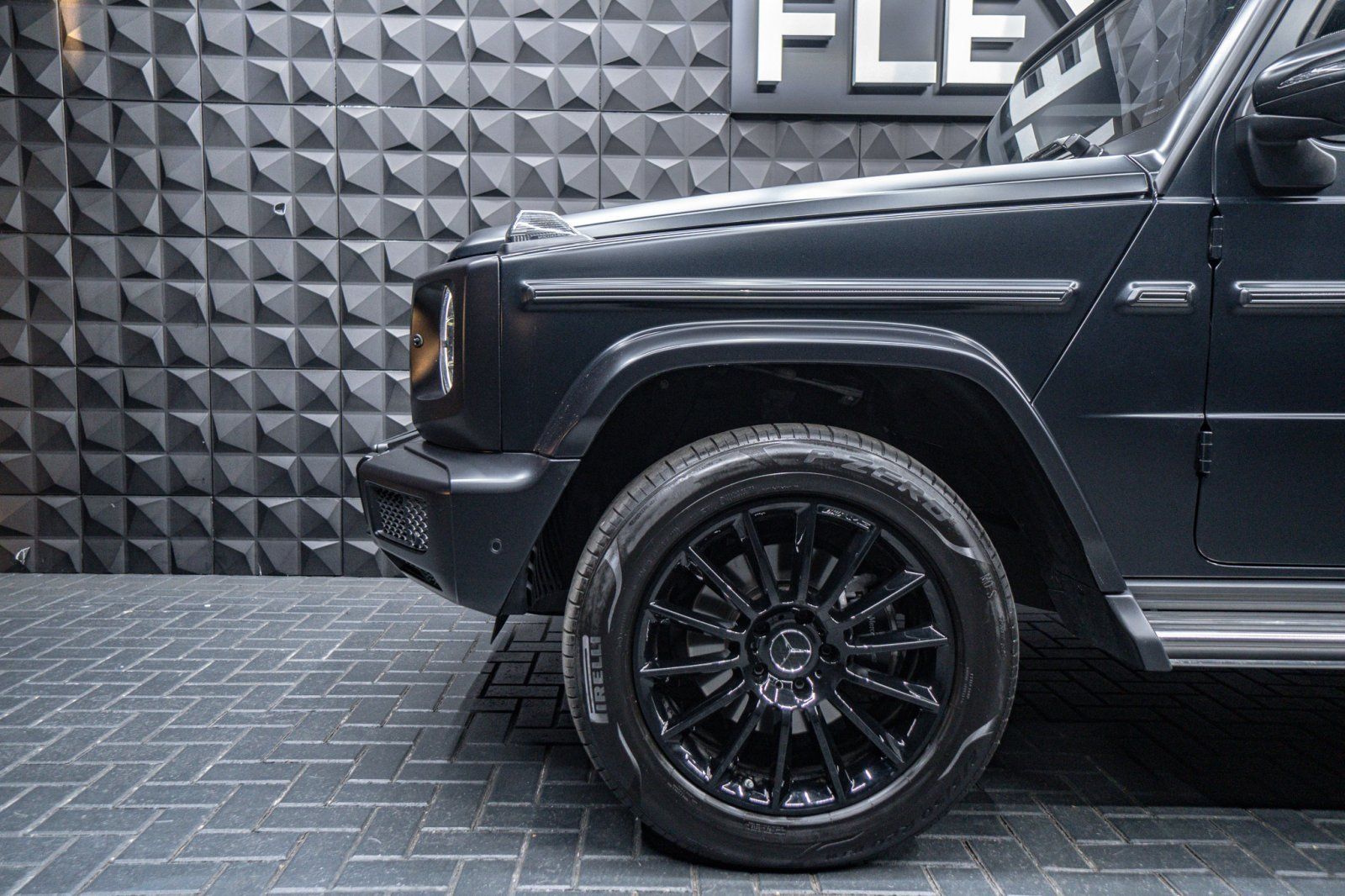 Mercedes-Benz G 400 2023 г. Чёрный, пробег 49890 км