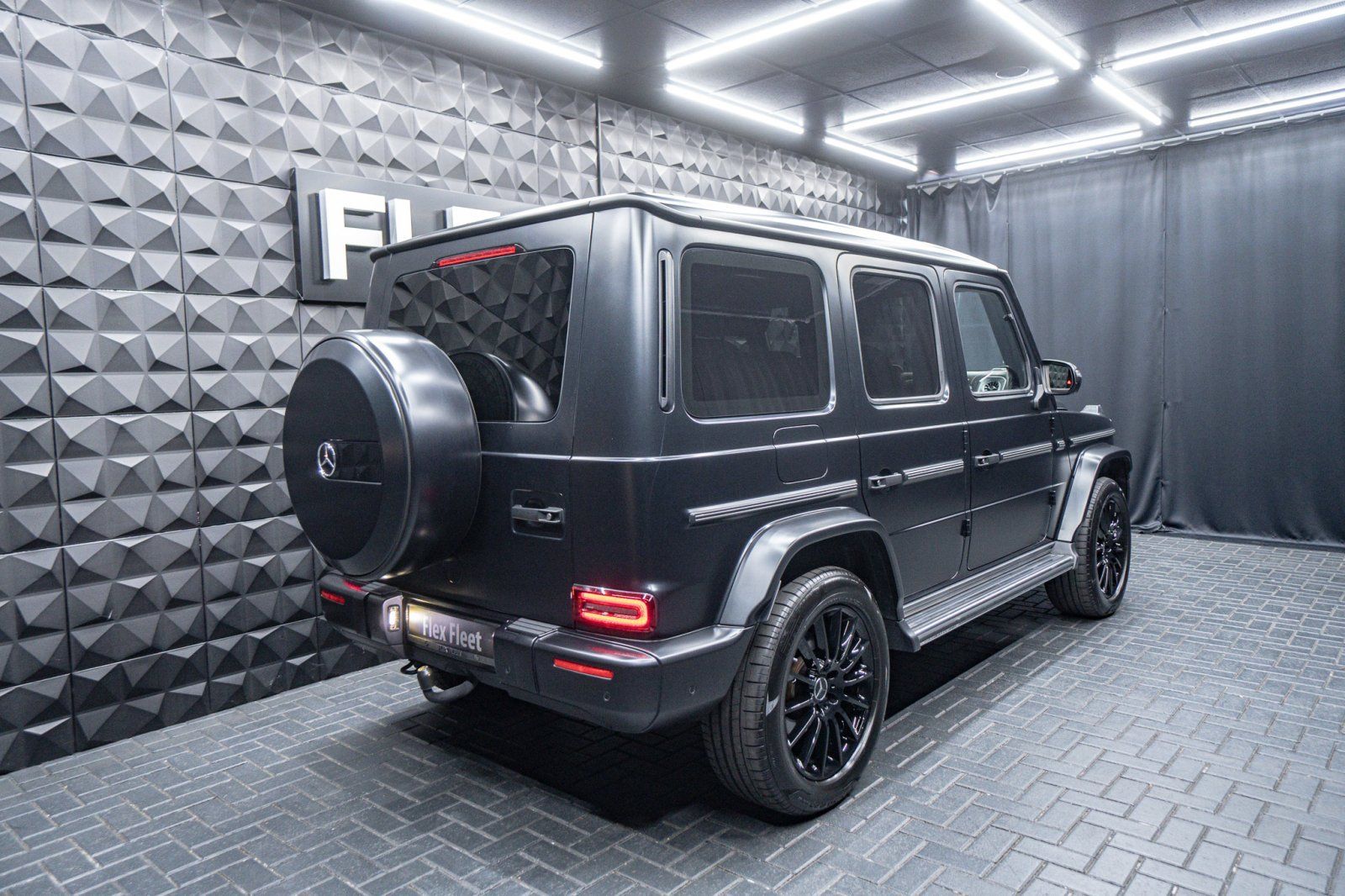 Mercedes-Benz G 400 2023 г. Чёрный, пробег 49890 км