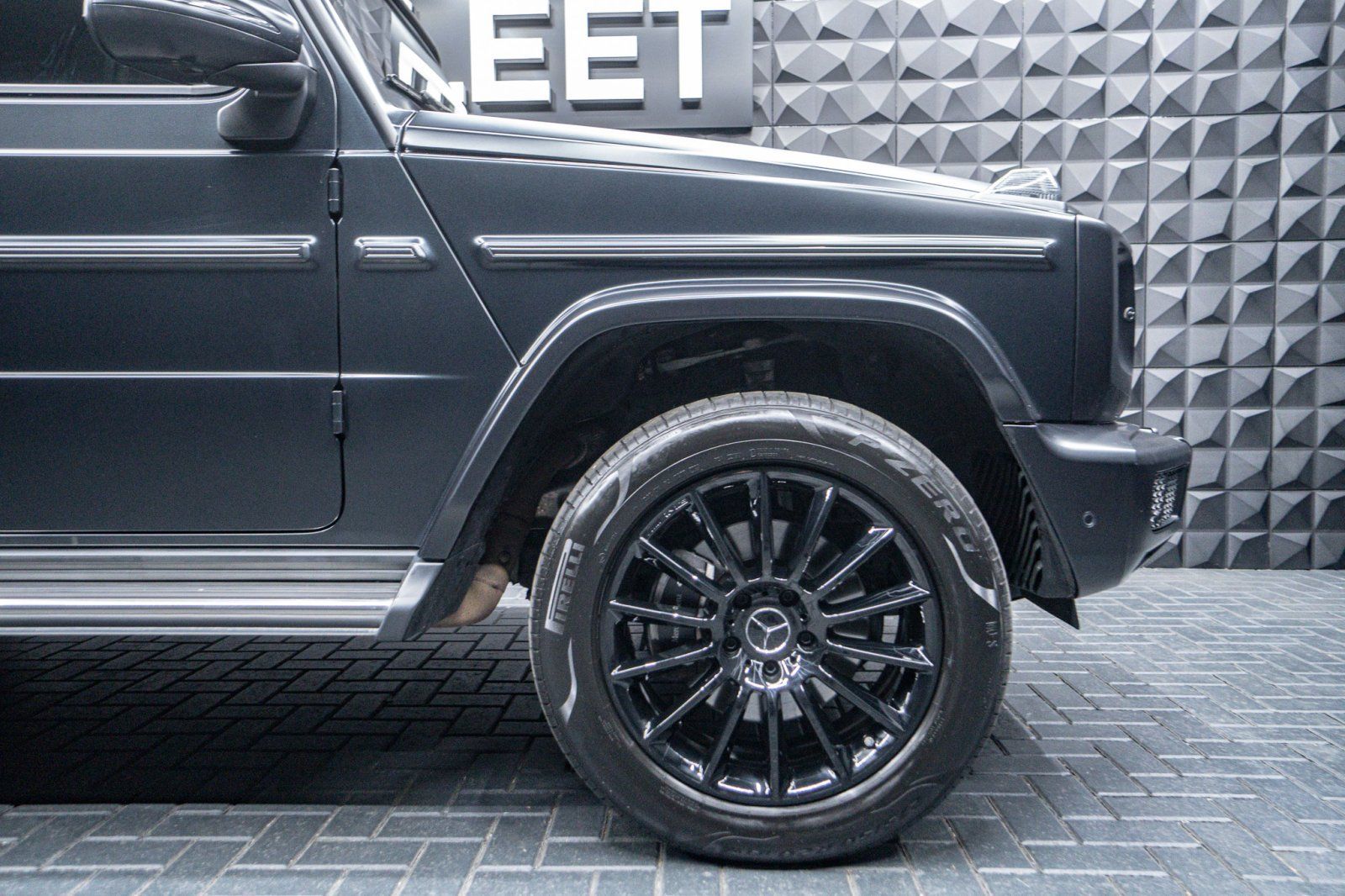 Mercedes-Benz G 400 2023 г. Чёрный, пробег 49890 км