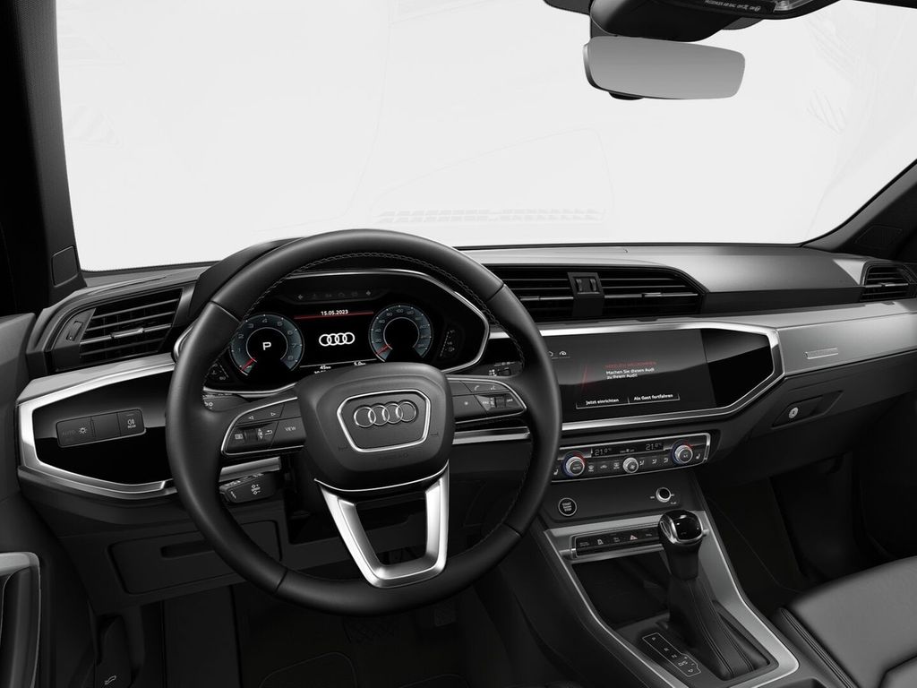 Audi Q3 2024 г. Чёрный, пробег 45300 км