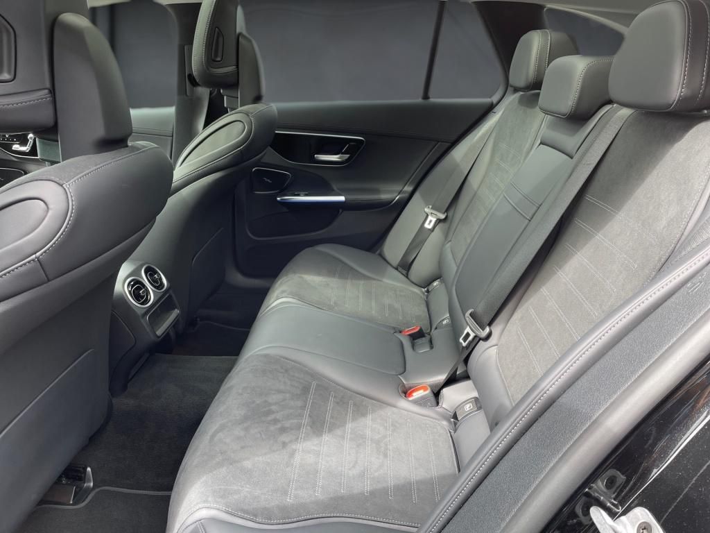 Mercedes-Benz C 220 2024 г. Чёрный, пробег 25000 км
