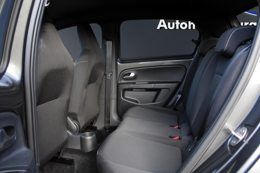 Volkswagen up! 2023 г. Серый, пробег 31940 км
