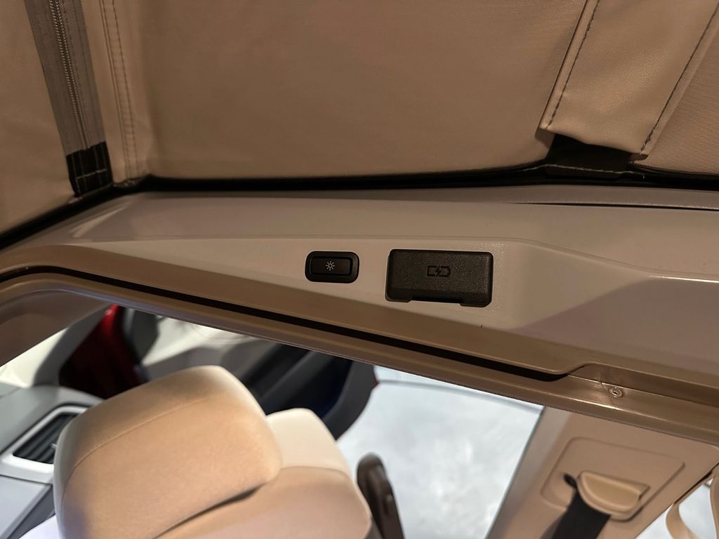 Volkswagen T7 CALIFORNIA 2025 г. Красный, пробег 21850 км