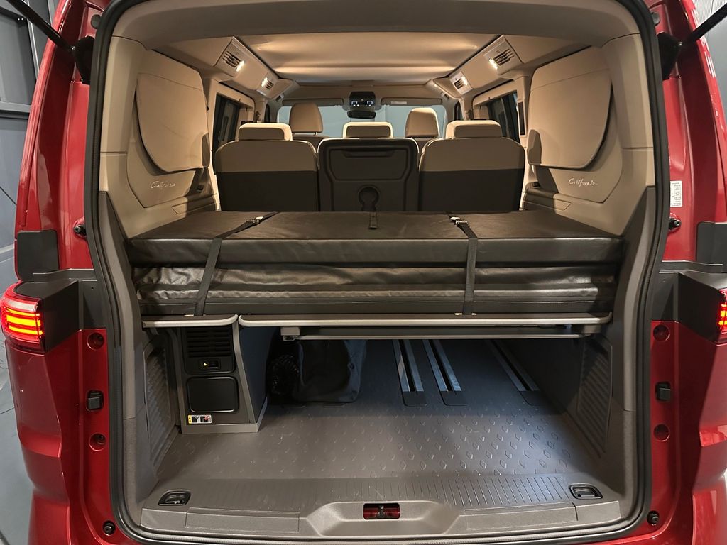 Volkswagen T7 CALIFORNIA 2025 г. Красный, пробег 21850 км