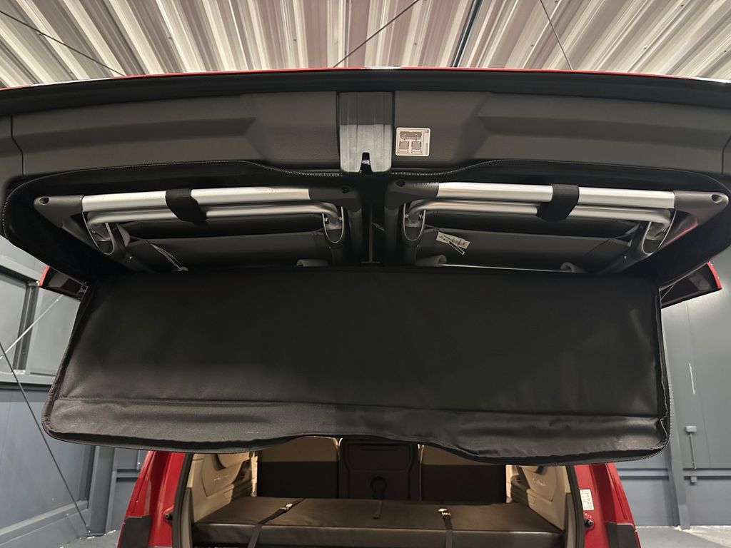 Volkswagen T7 CALIFORNIA 2025 г. Красный, пробег 21850 км