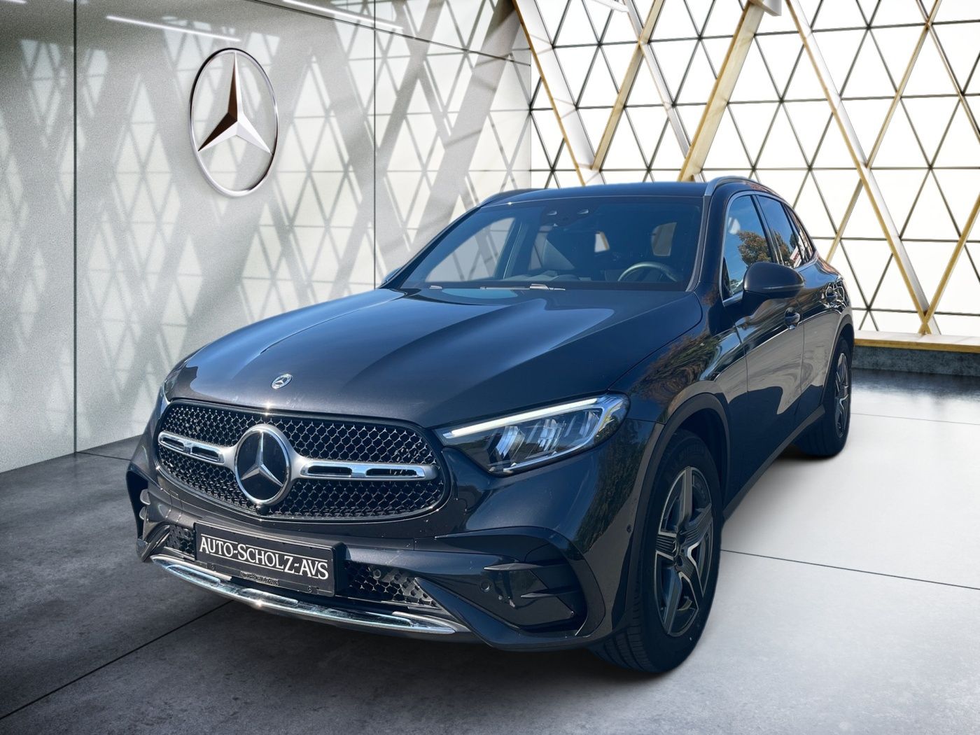 Mercedes-Benz GLC 300 2025 г. Серый, пробег 9211 км