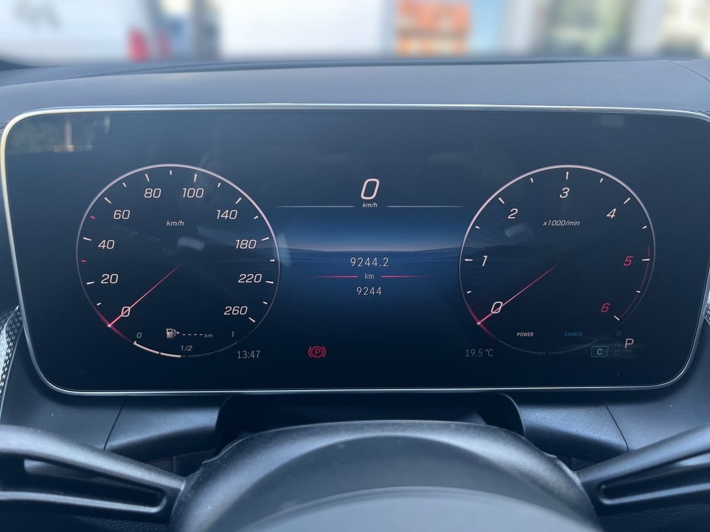 Mercedes-Benz GLC 300 2025 г. Серый, пробег 9211 км