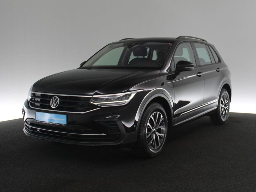 Volkswagen Tiguan 2023 г. Чёрный, пробег 58642 км