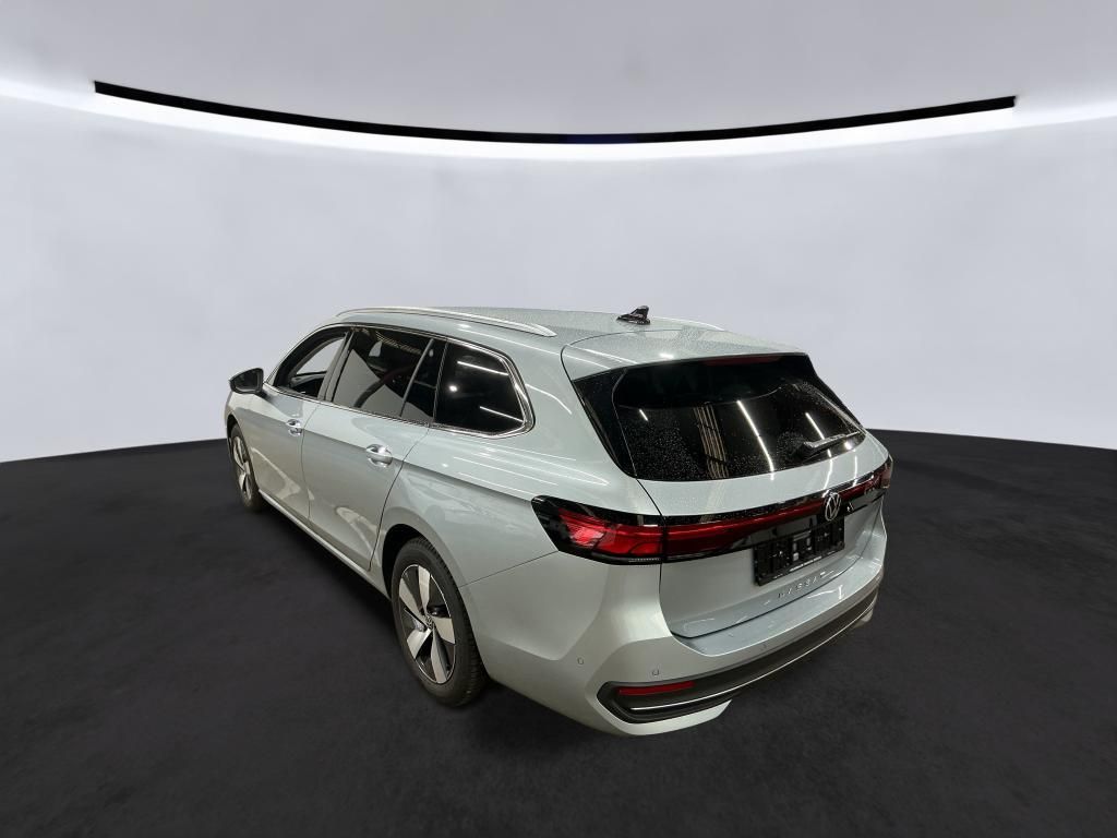 Volkswagen PASSAT VARIANT 2024 г. Серебристый, пробег 56818 км
