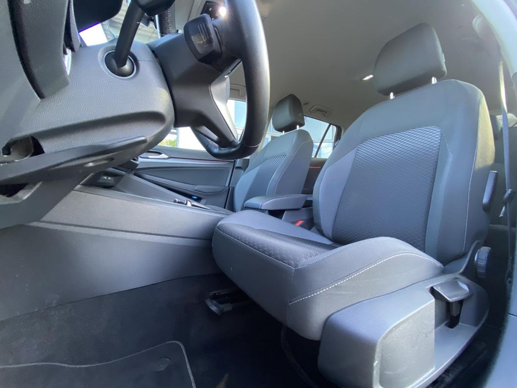 Volkswagen Golf 2023 г. Серый, пробег 30416 км