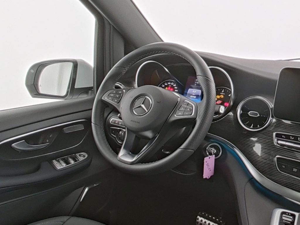 Mercedes-Benz V 300 2024 г. Белый, пробег 20795 км