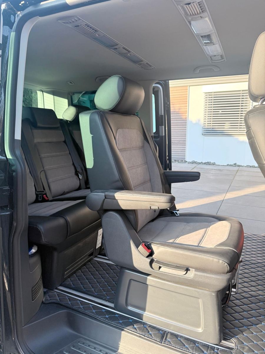 Volkswagen T6 MULTIVAN 2022 г. Чёрный, пробег 57000 км