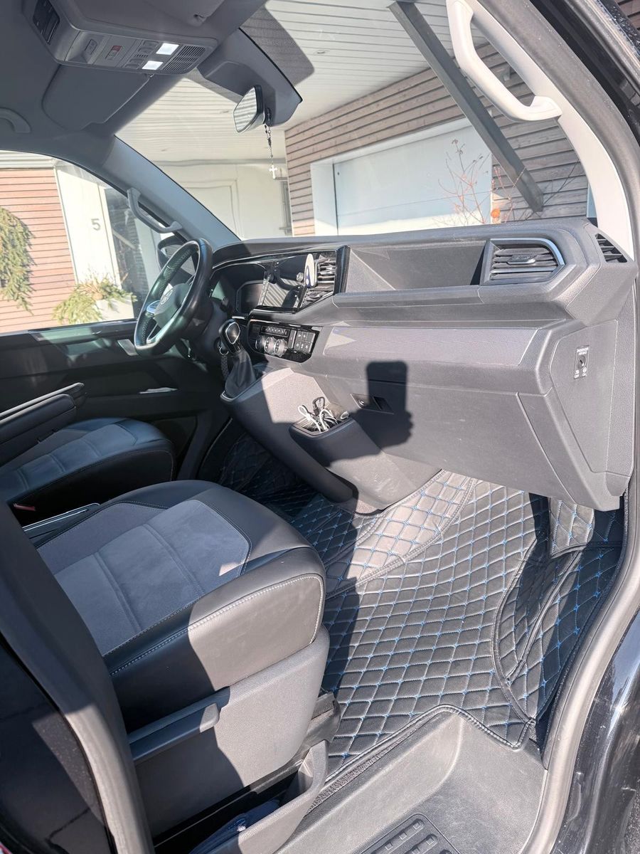 Volkswagen T6 MULTIVAN 2022 г. Чёрный, пробег 57000 км