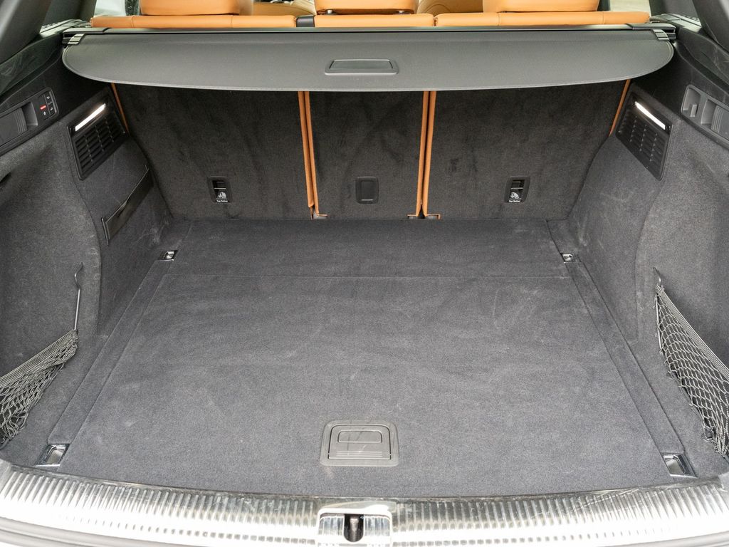 Audi Q5 2024 г. Белый, пробег 25800 км