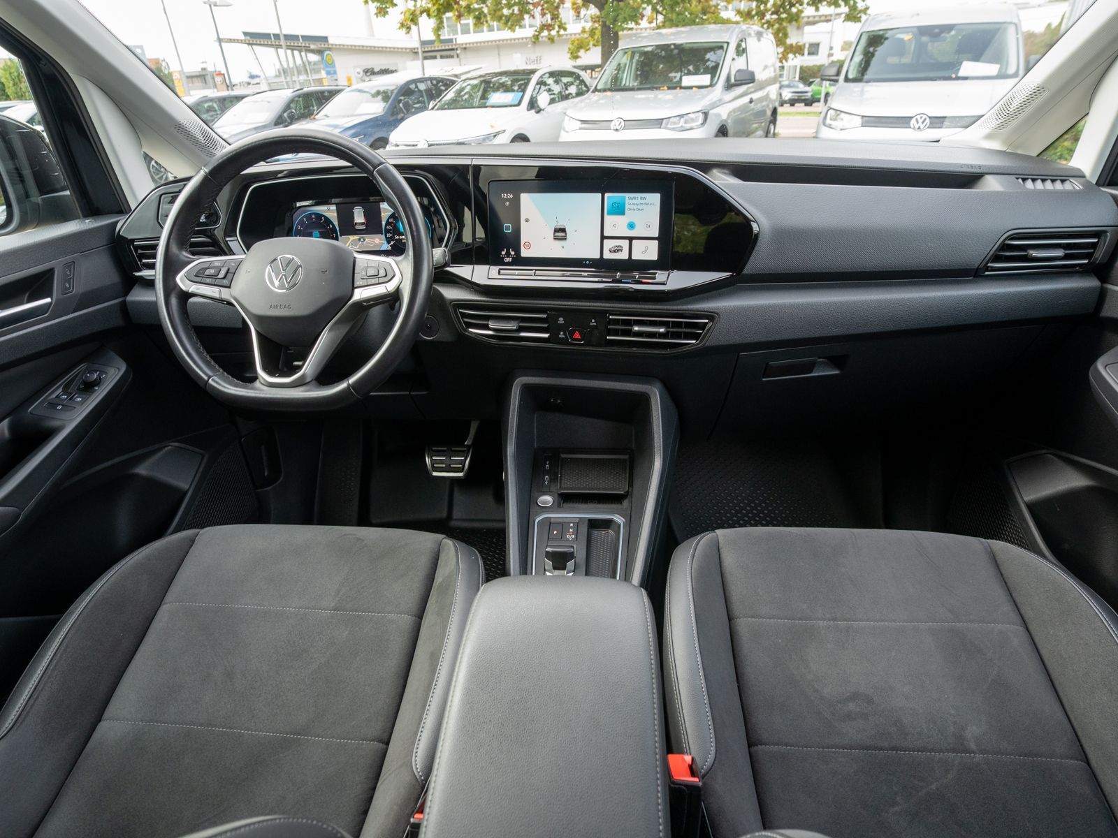 Volkswagen CADDY MAXI 2023 г. Чёрный, пробег 36550 км