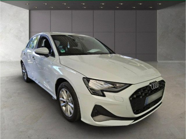 Audi A3 2024 г. Белый, пробег 37600 км