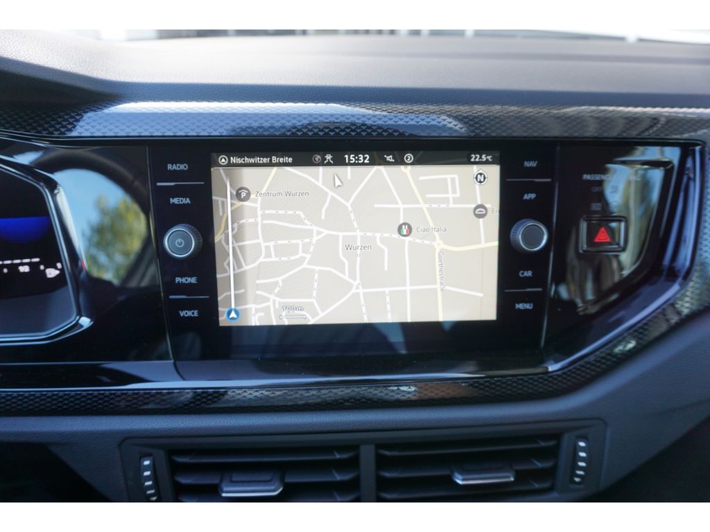 Volkswagen Polo 2023 г. Белый, пробег 21003 км