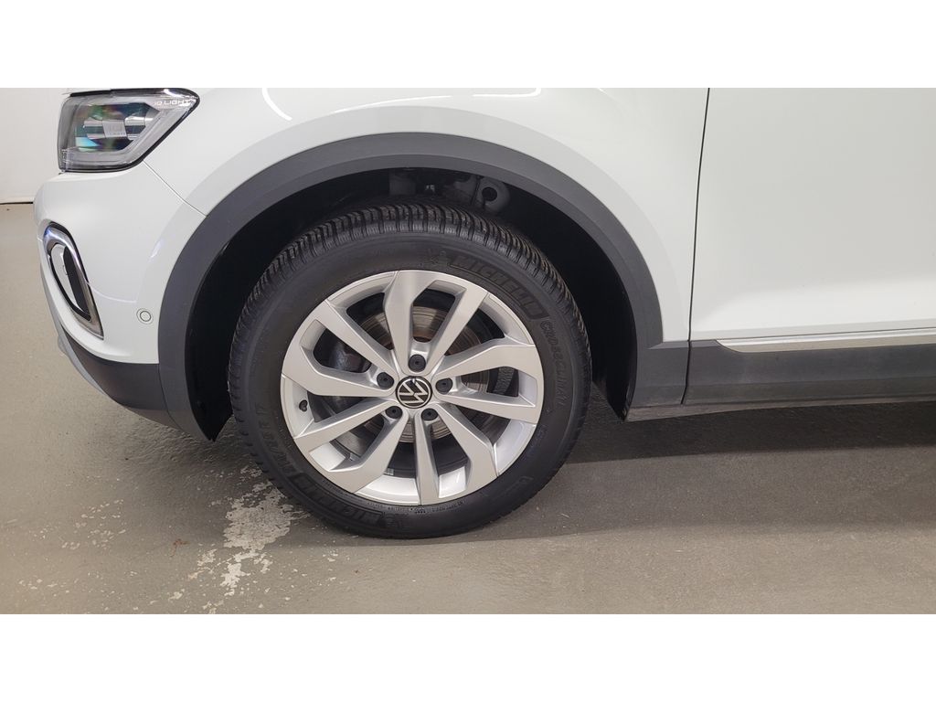 Volkswagen T-Roc 2022 г. Белый, пробег 42057 км