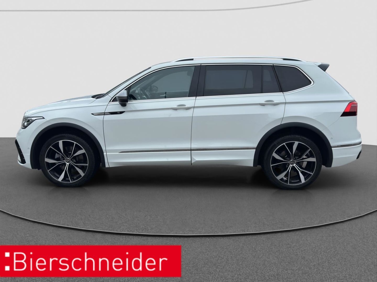 Volkswagen TIGUAN ALLSPACE 2024 г. Белый, пробег 25730 км