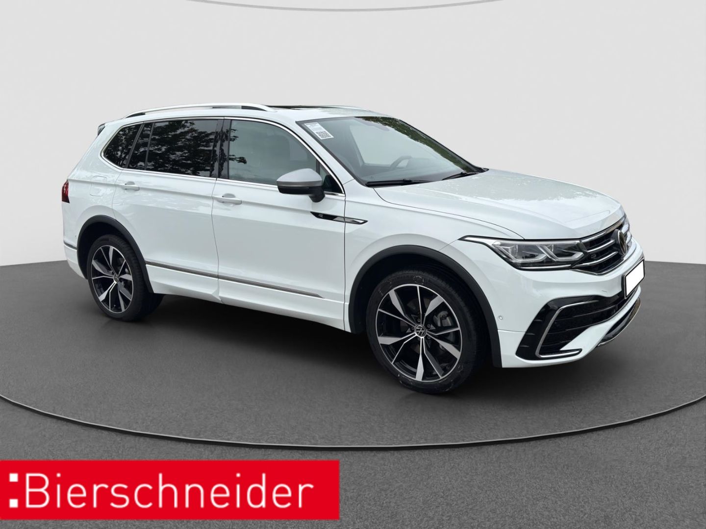 Volkswagen TIGUAN ALLSPACE 2024 г. Белый, пробег 25730 км