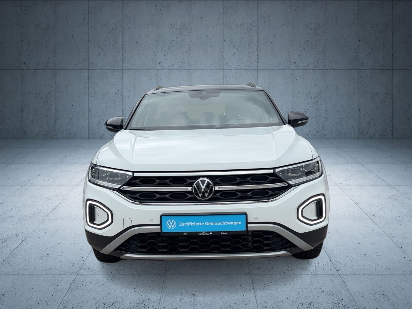 Volkswagen T-Roc 2023 г. Белый, пробег 51100 км