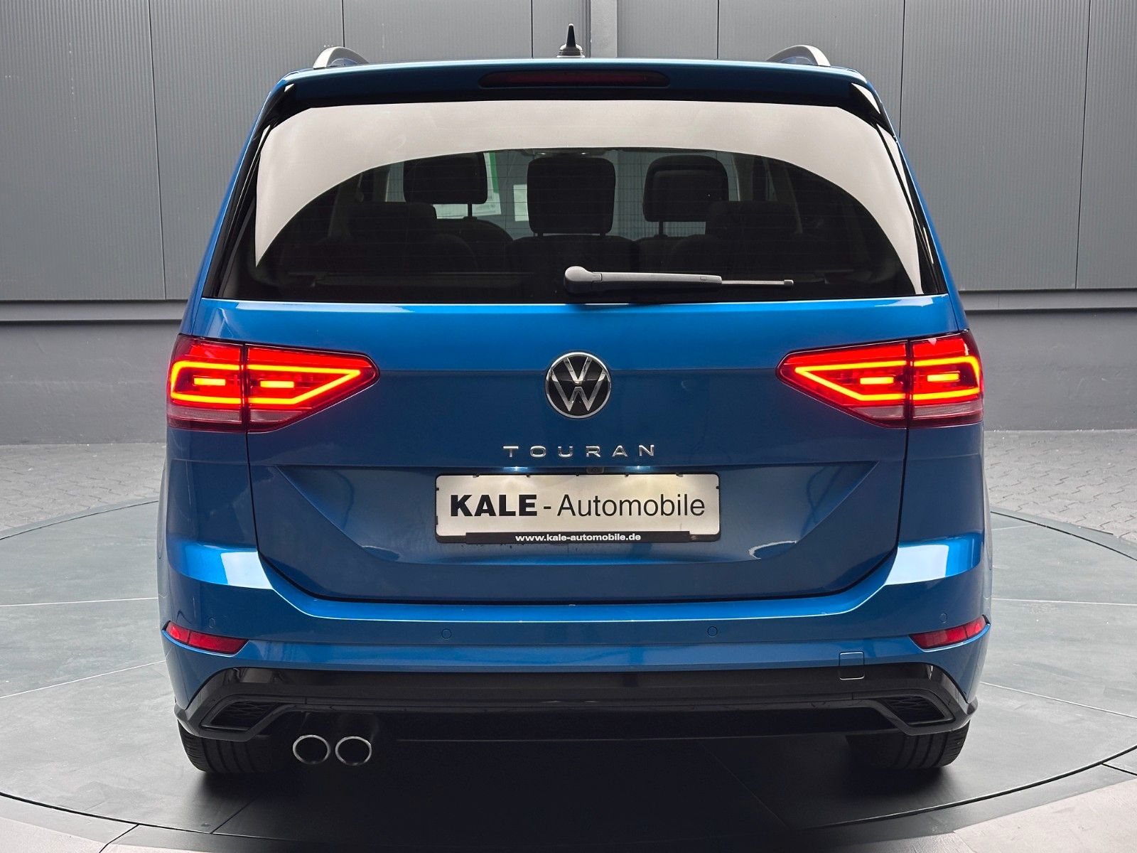 Volkswagen Touran 2023 г. Синий, пробег 59000 км
