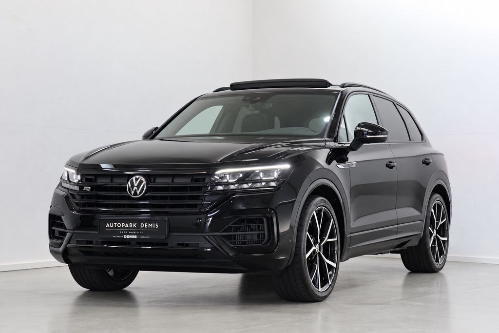 Volkswagen Touareg 2023 г. Чёрный, пробег 51491 км