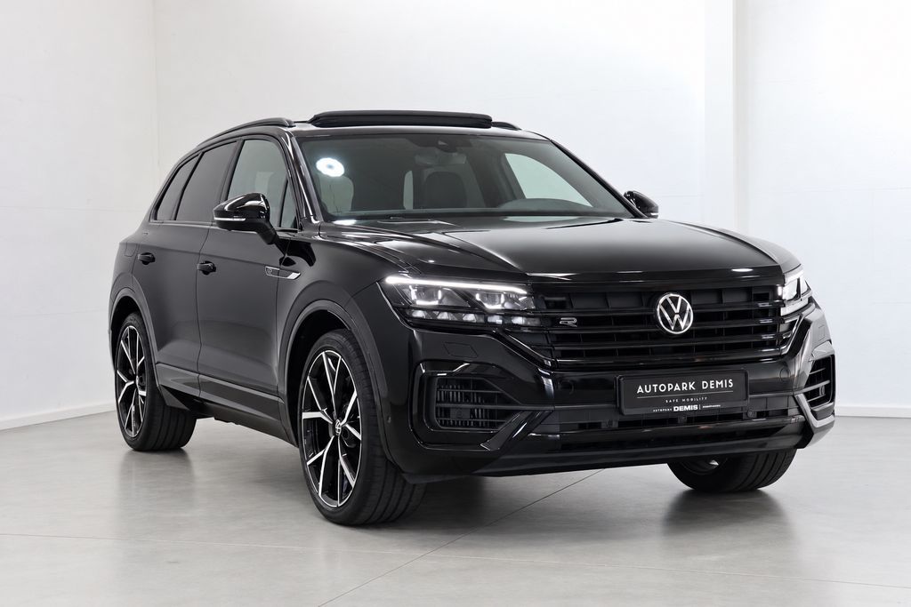 Volkswagen Touareg 2023 г. Чёрный, пробег 51491 км