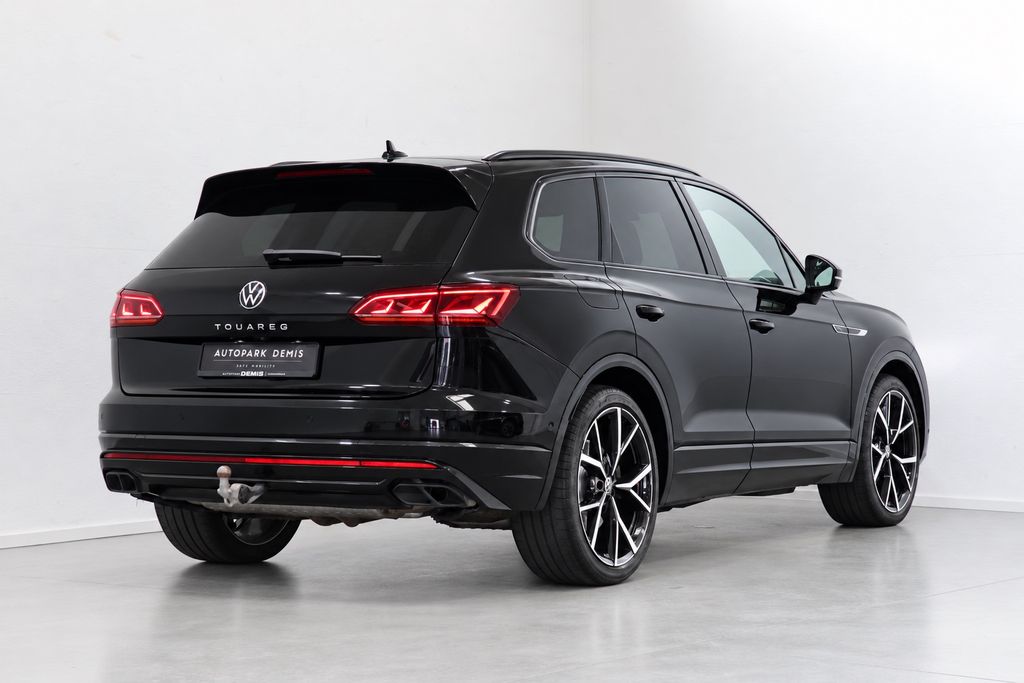 Volkswagen Touareg 2023 г. Чёрный, пробег 51491 км